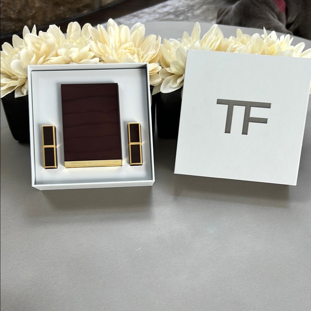 Tom Ford Burgundy and Gold Pallette with 2 lipsticks